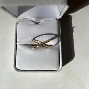 3/$20 Classic Gold Tone Thin Crossed X Loop Shaped Ring